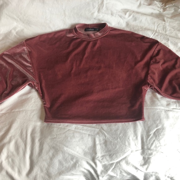 Boohoo Velvet Cropped Sweater with Ruched Sleeves - Picture 3 of 5